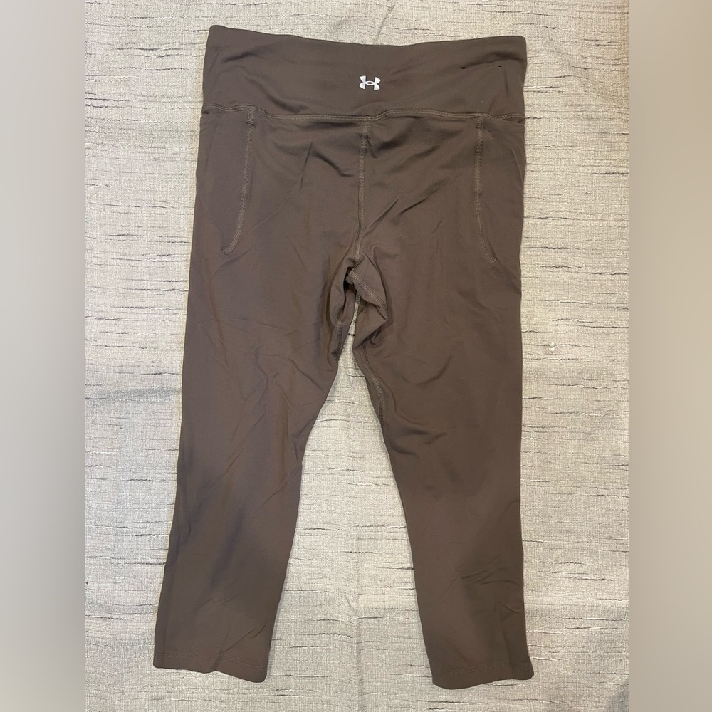 Under Armor Size Large Pocket Capris